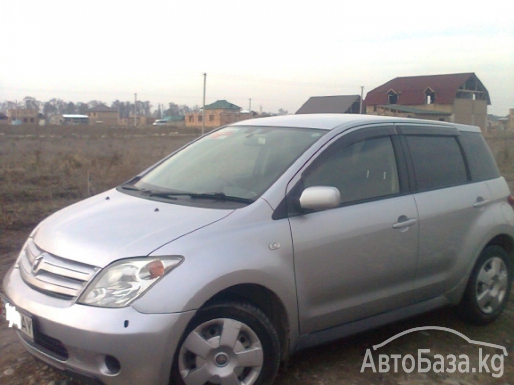 Toyota Ist 2003 года за ~396 600 сом