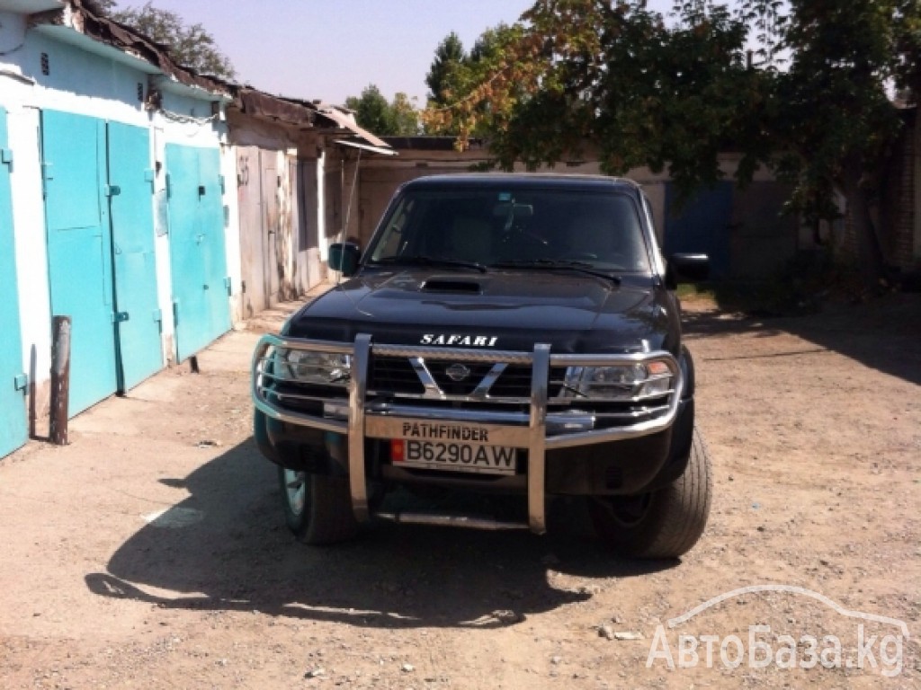 Nissan Patrol 2002 года за ~991 400 сом