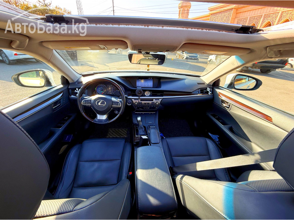 Lexus ES 2016 года за ~2 412 300 сом