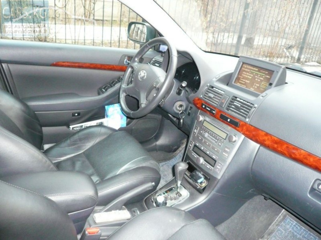 Toyota Avensis 2004 года за ~745 500 руб.
