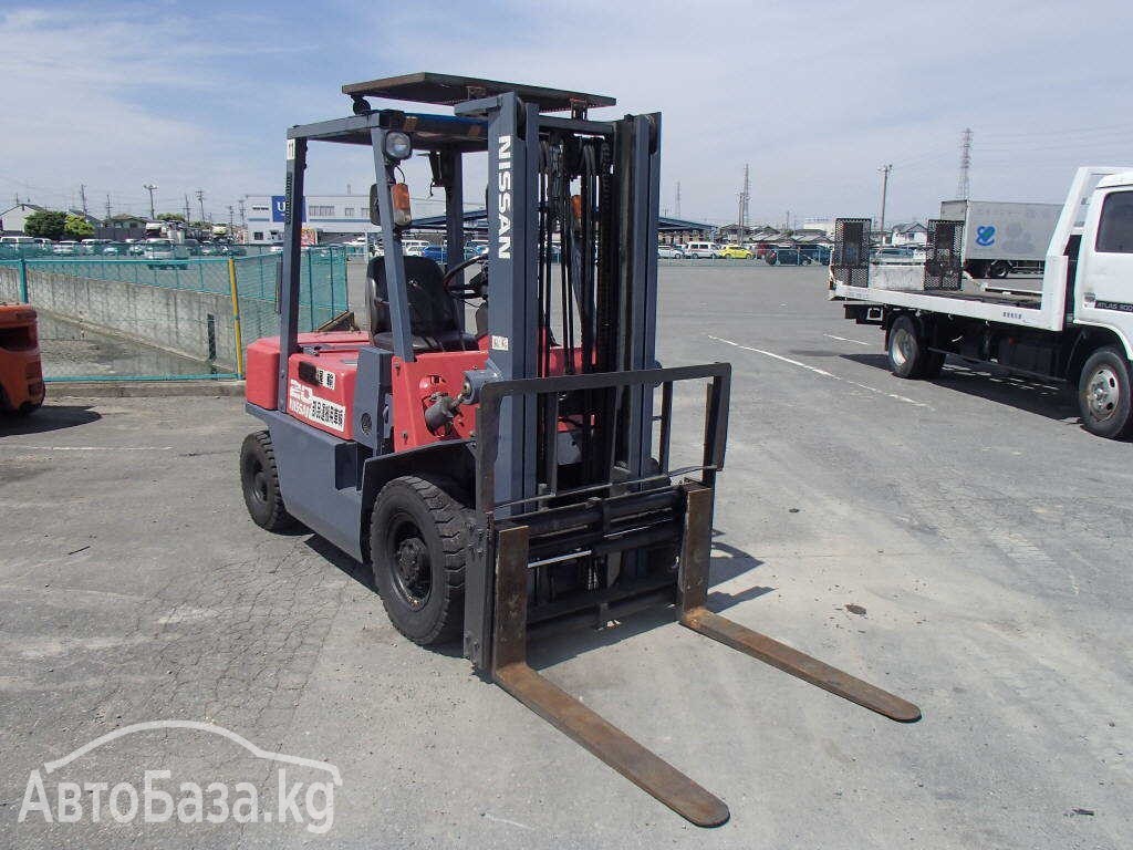 Погрузчик Nissan Forklift