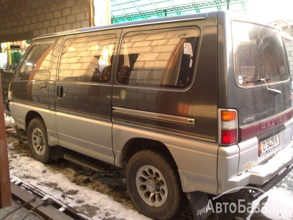 Mitsubishi Delica 1993 года за ~241 400 сом