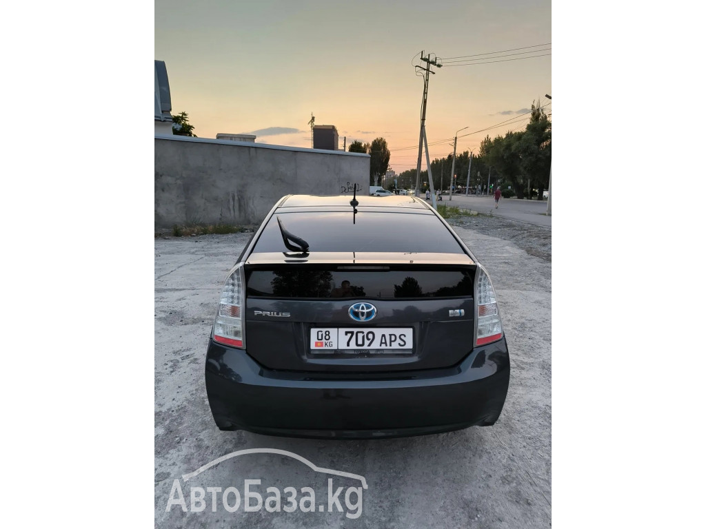 Toyota Prius 2011 года за ~965 000 сом