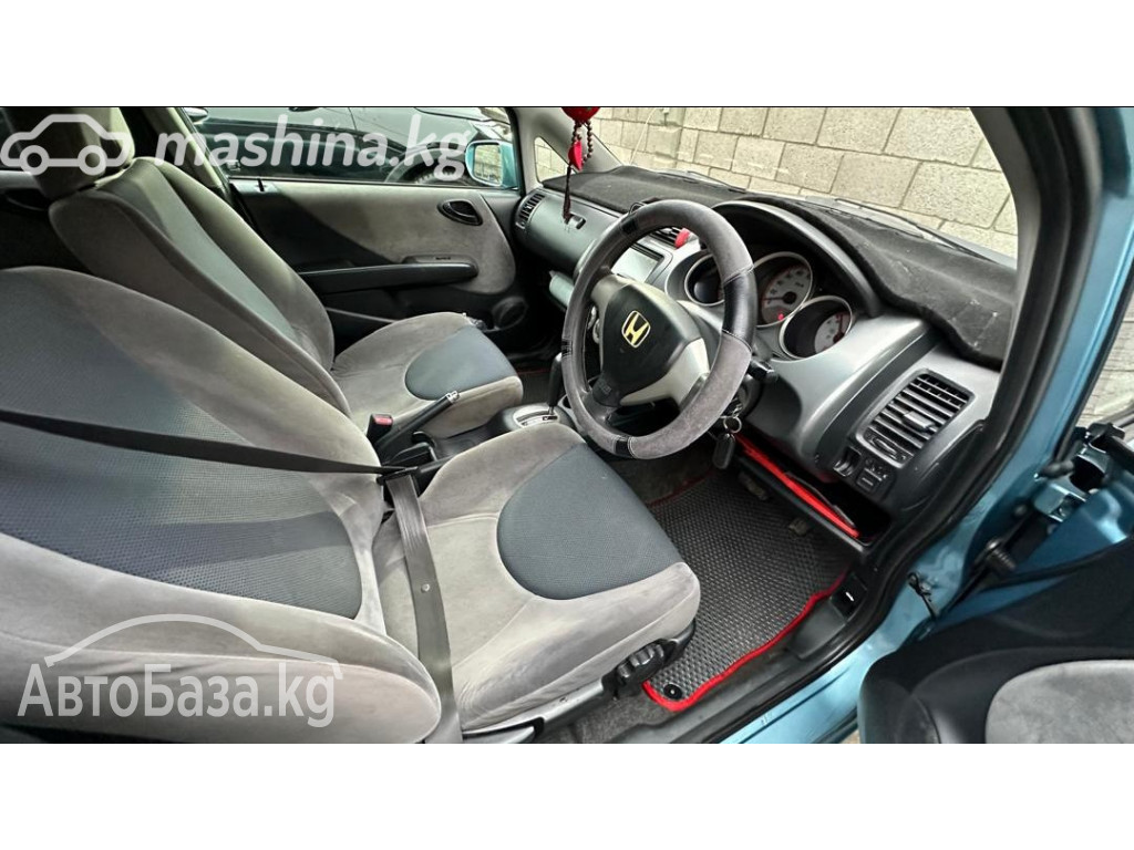Honda Fit 2005 года за 520 000 сом