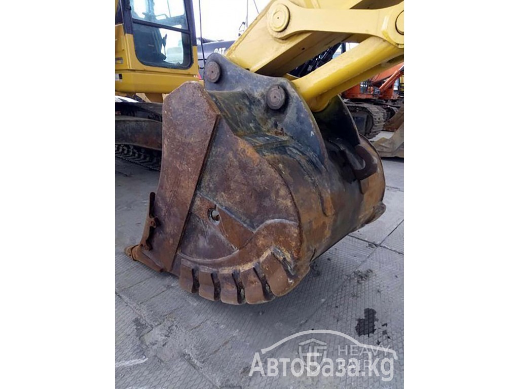 Экскаватор Komatsu PC220-8