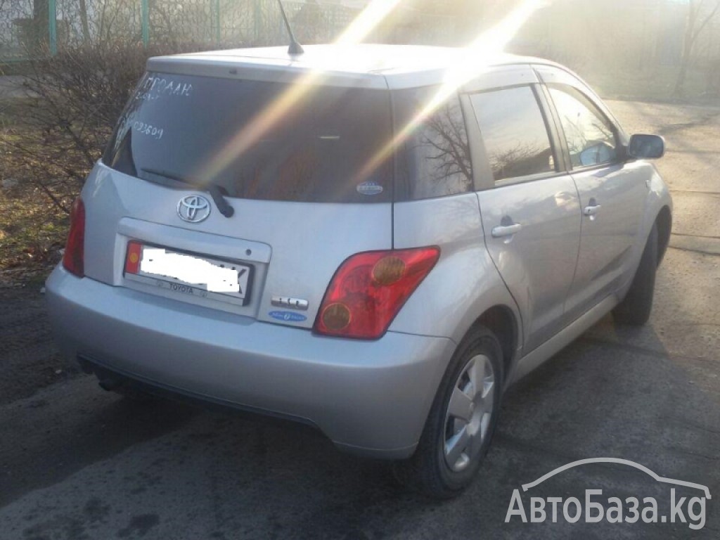 Toyota Ist 2003 года за ~267 300 сом