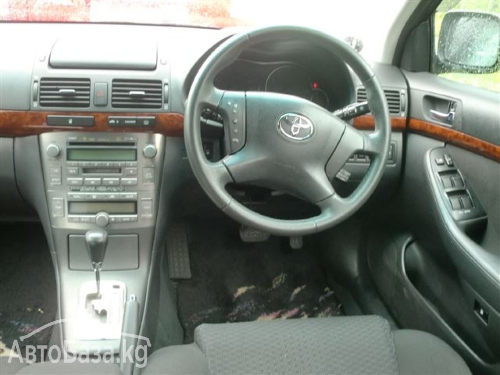 Toyota Avensis 2004 года за ~557 600 сом