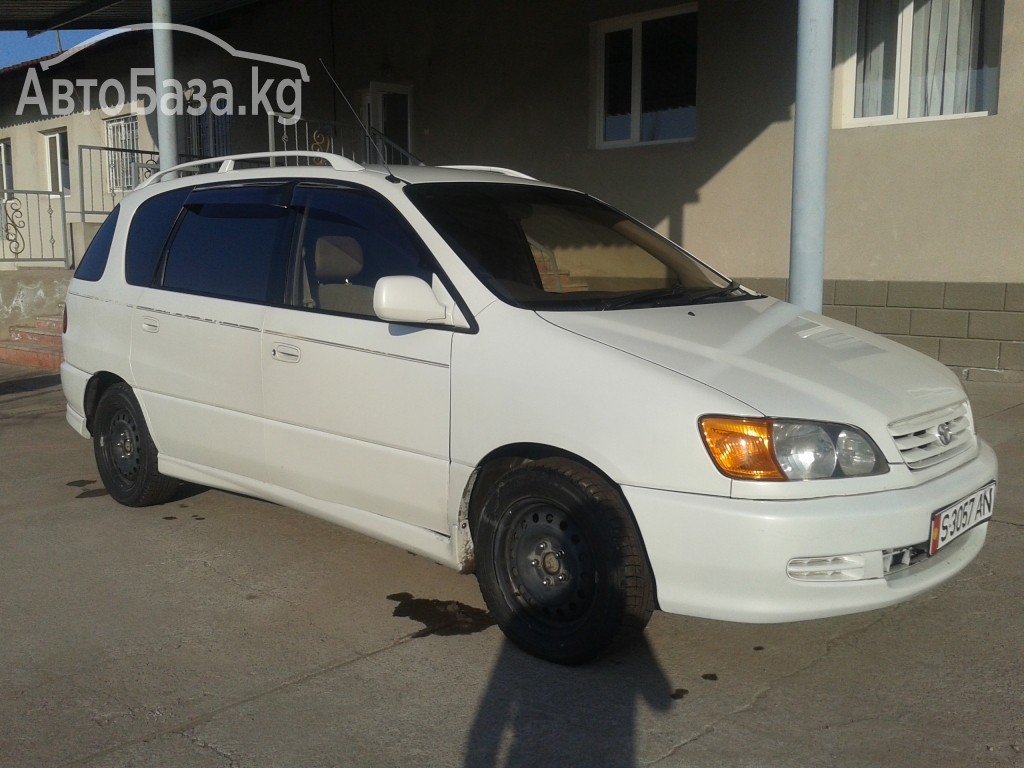 Toyota Ipsum 2000 года за ~294 200 сом