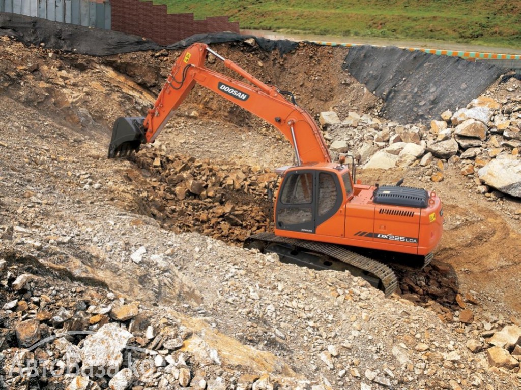 Экскаватор Doosan  Гусеничный экскаватор DX 225 LCA  