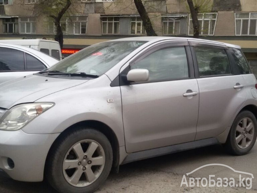 Toyota Ist 2003 года за ~309 800 сом