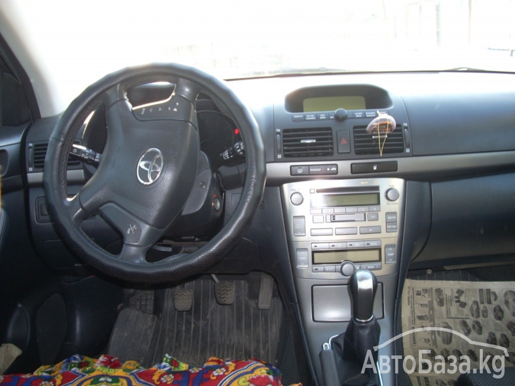 Toyota Avensis 2005 года за ~741 400 сом