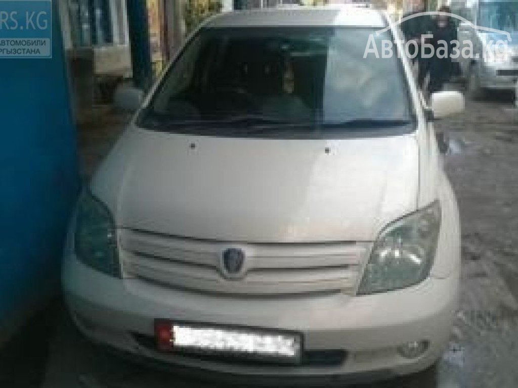 Toyota Ist 2005 года за ~388 000 сом