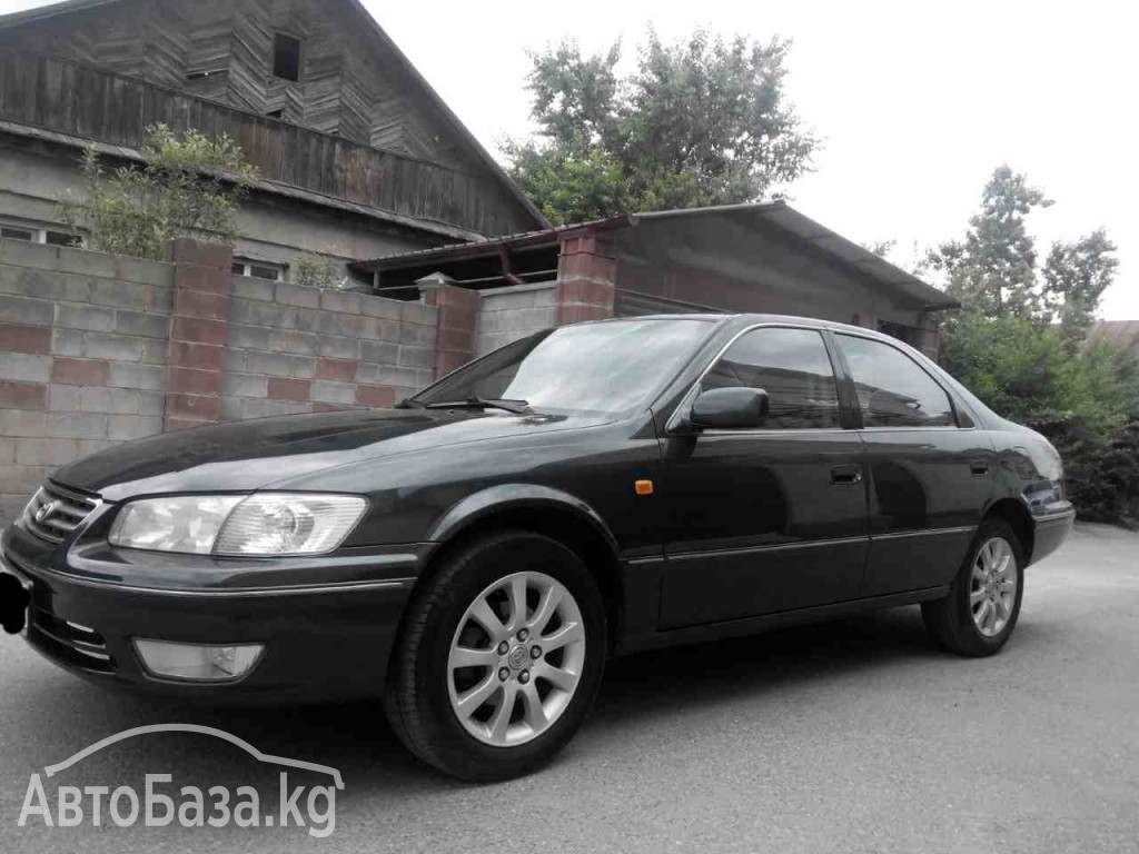 Toyota Camry 2000 года за ~636 400 руб.