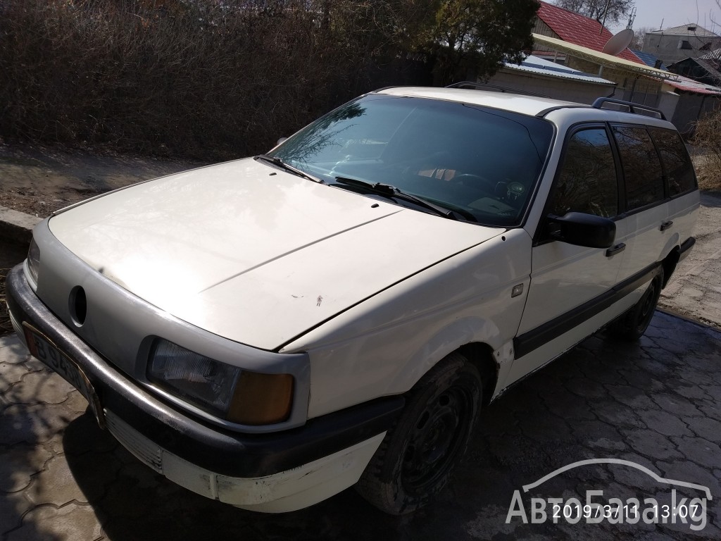 Volkswagen Passat CC 1990 года за 90 000 сом