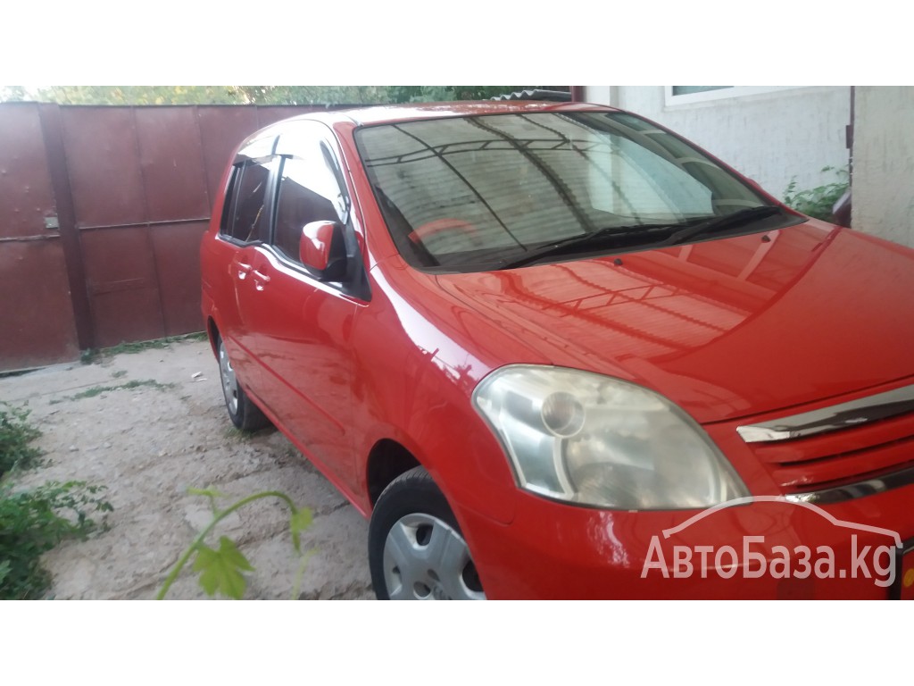 Toyota Raum 2004 года за 300 000 сом