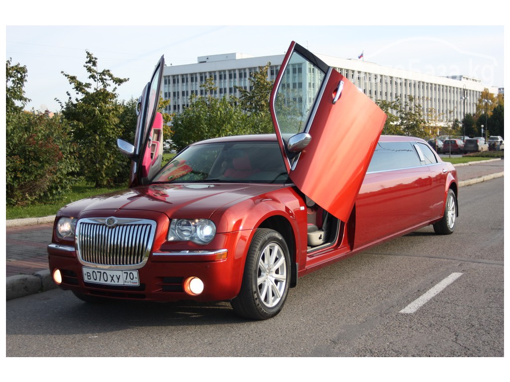 Chrysler 300C 2008 года за ~3 234 100 руб.