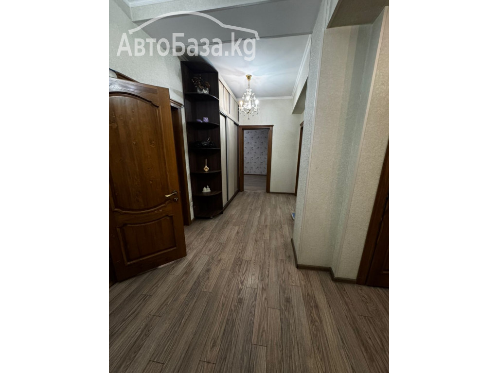 Продаю 4х комнатную квартиру в центре города