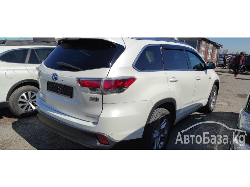 Toyota Highlander 2014 года за ~2 844 900 сом