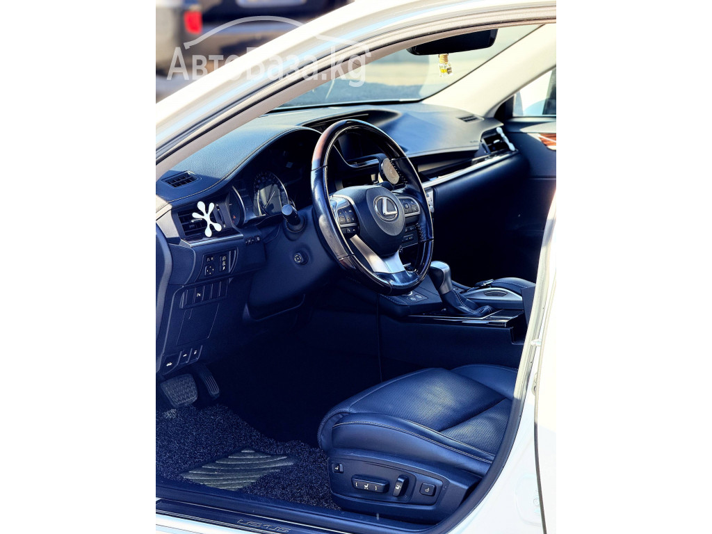 Lexus ES 2016 года за ~2 235 800 руб.