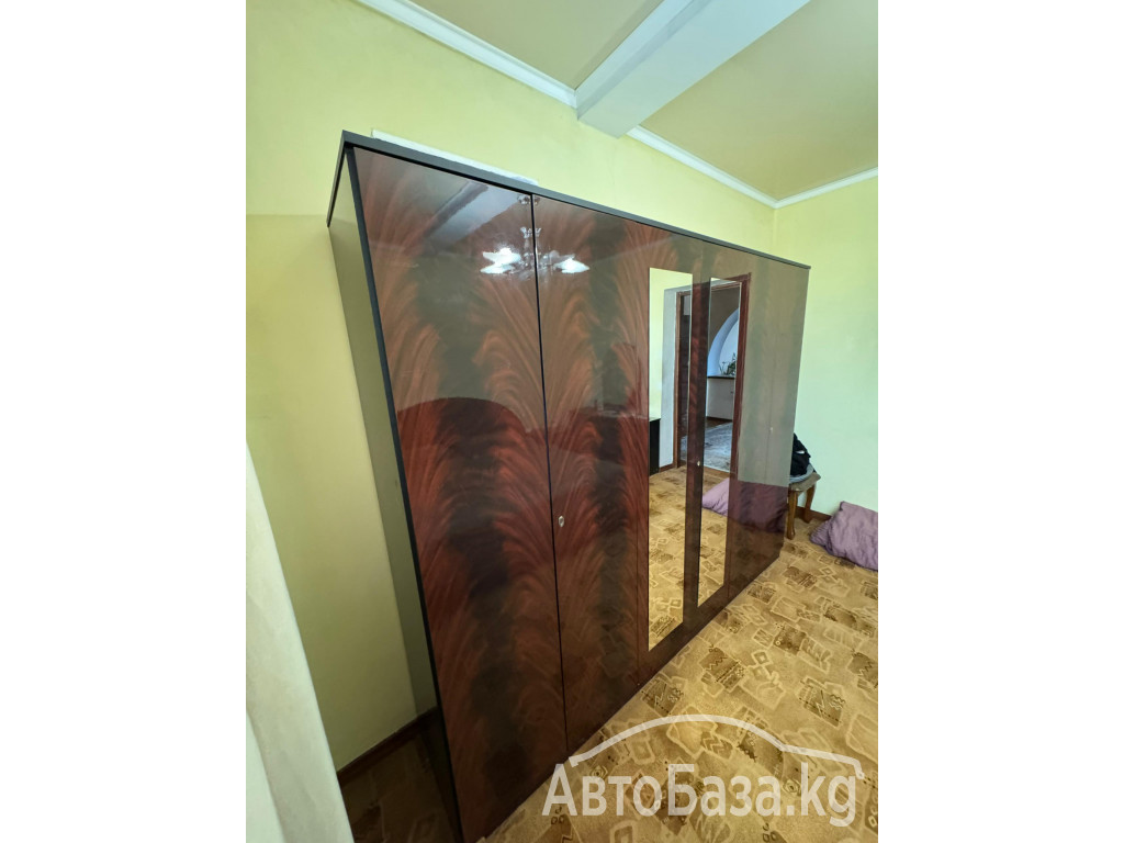 Продаю спальный гарнитур  