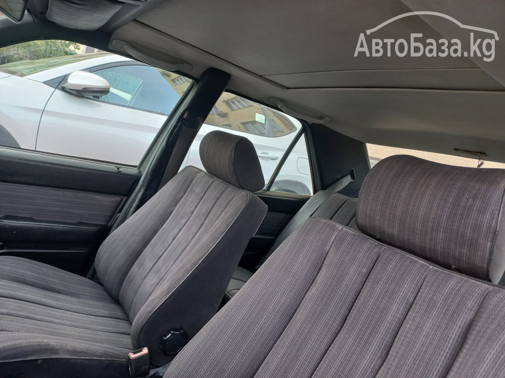 Mercedes-Benz E-Класс 1989 года за ~219 700 руб.