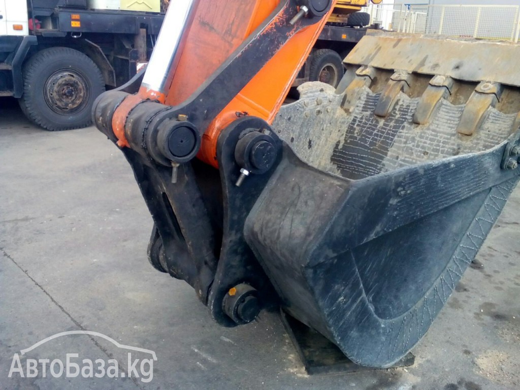 Экскаватор Hitachi ZAXIS 330LC-3