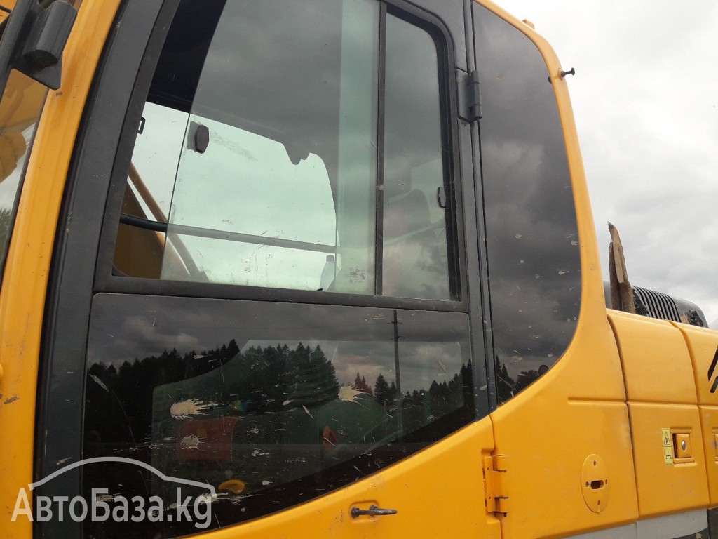 Экскаватор Hyundai R 220LC-9S