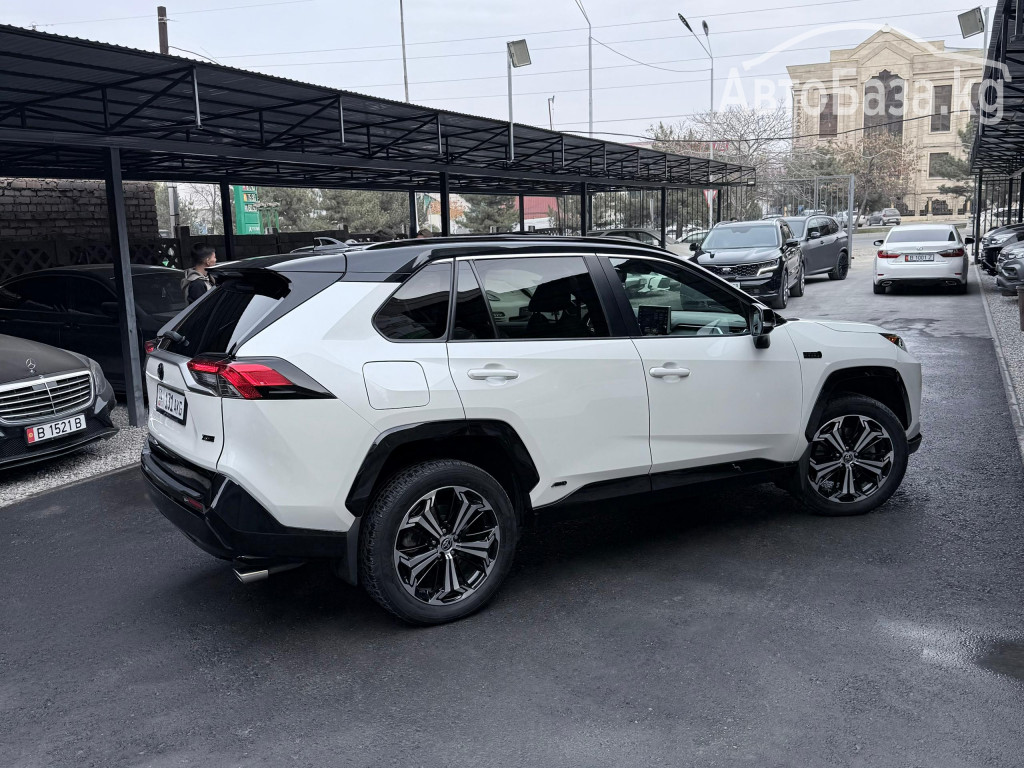 Toyota RAV4 2017 года за ~2 195 200 руб.