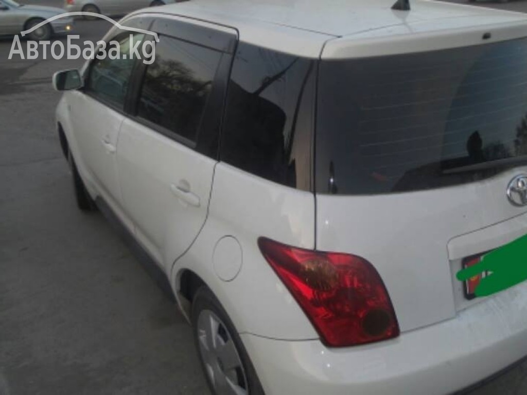 Toyota Ist 2002 года за ~250 100 сом