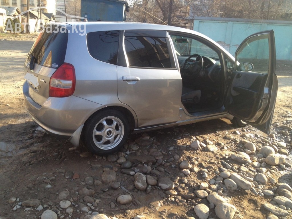 Honda Fit 2004 года за ~252 200 сом