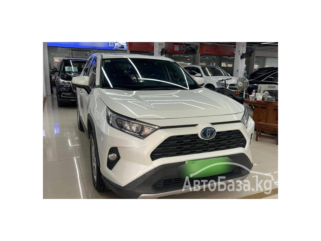 Toyota RAV4 2017 года за ~1 965 000 сом