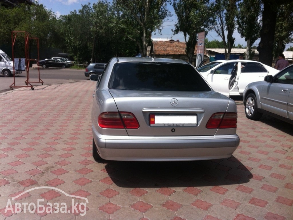 Mercedes-Benz E-Класс 2001 года за 375 000 сом