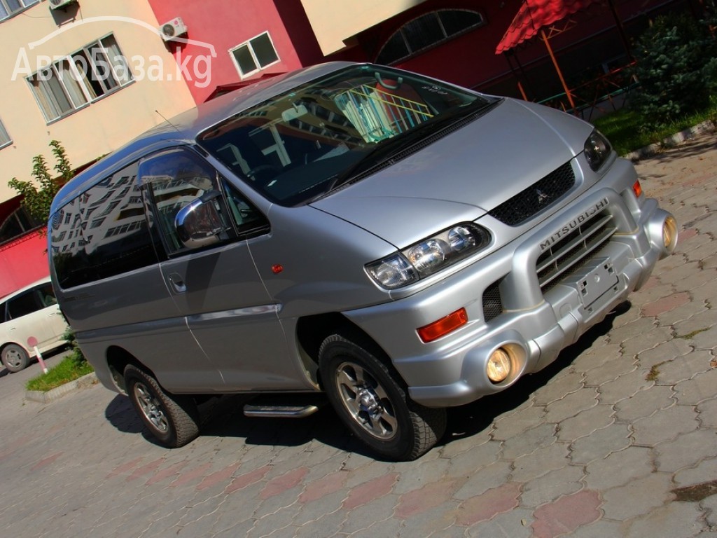 Mitsubishi Delica 2003 года за 645 000 сом