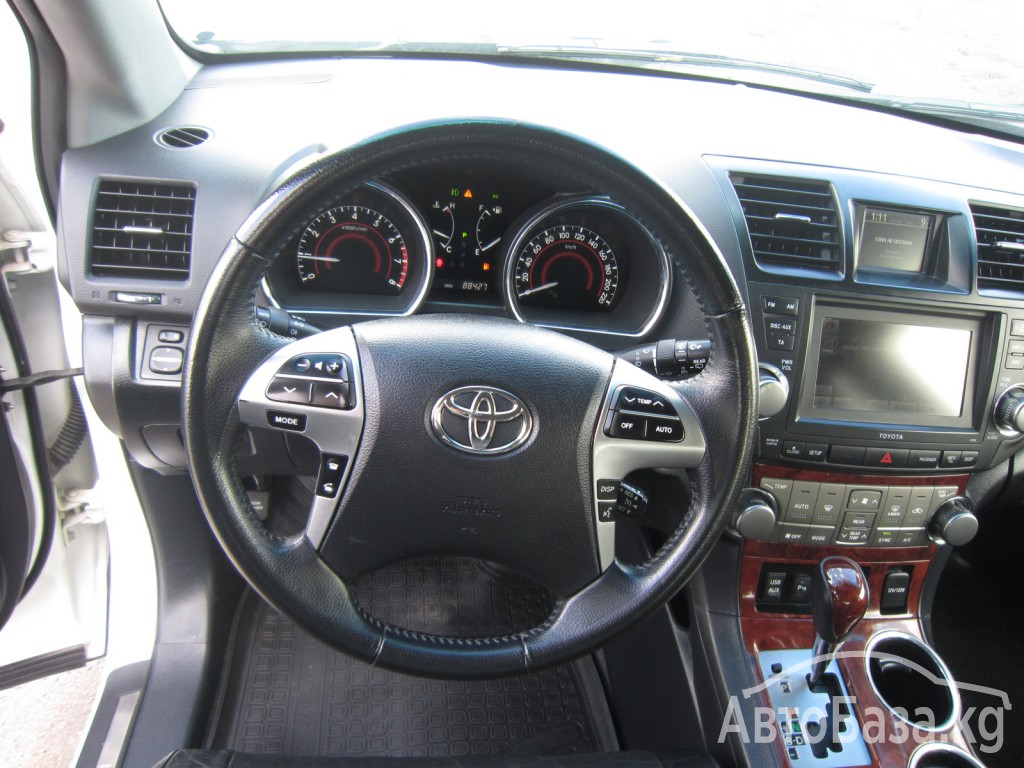 Toyota Highlander 2012 года за ~1 833 700 сом