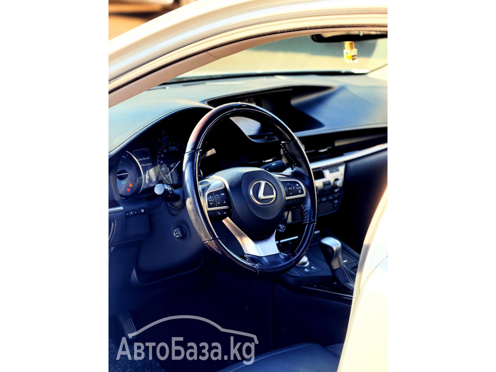 Lexus ES 2016 года за ~14 473 700 тг