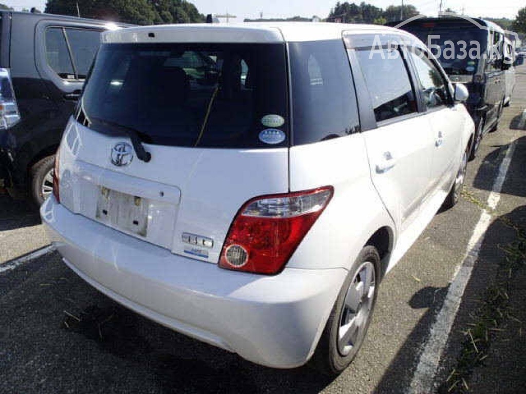 Toyota Ist 2006 года за ~177 000 сом