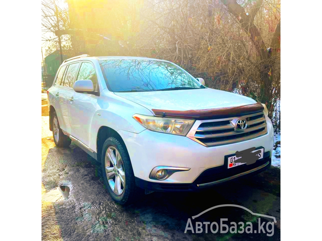 Toyota Highlander 2011 года за ~1 842 200 сом