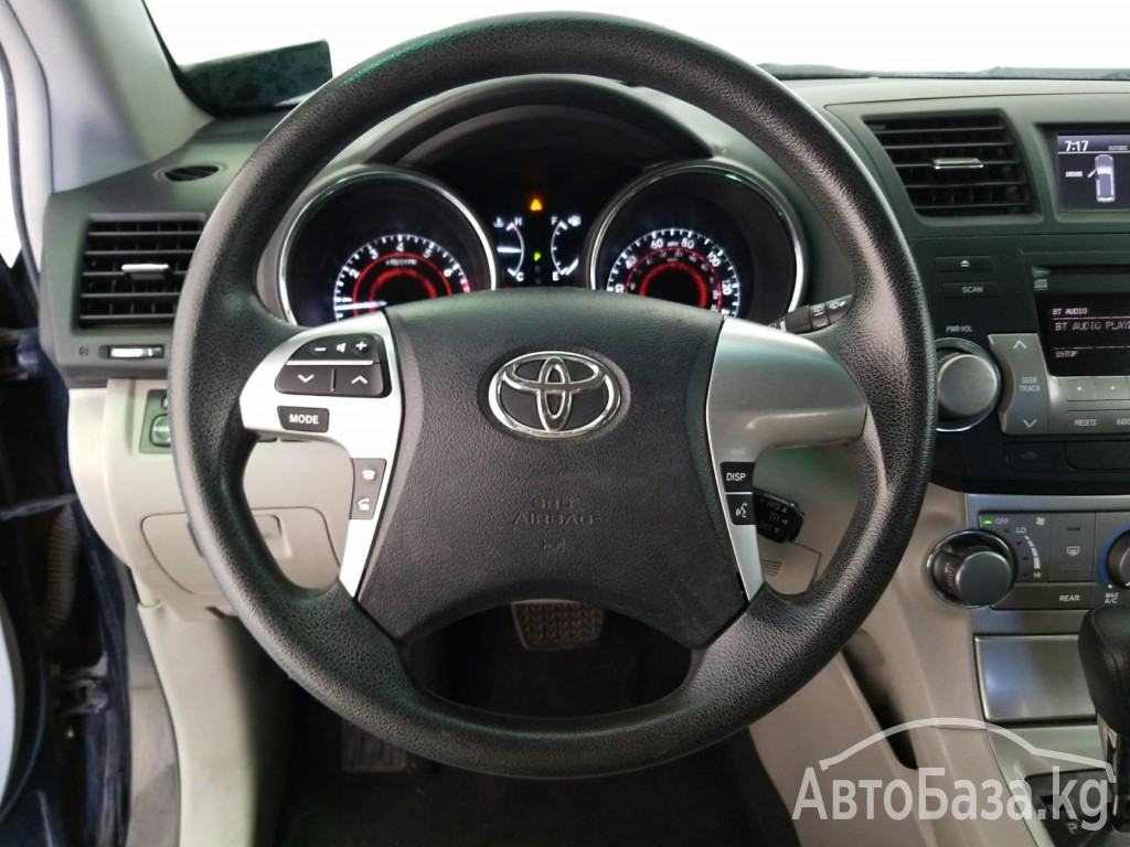 Toyota Highlander 2013 года за ~1 283 200 сом