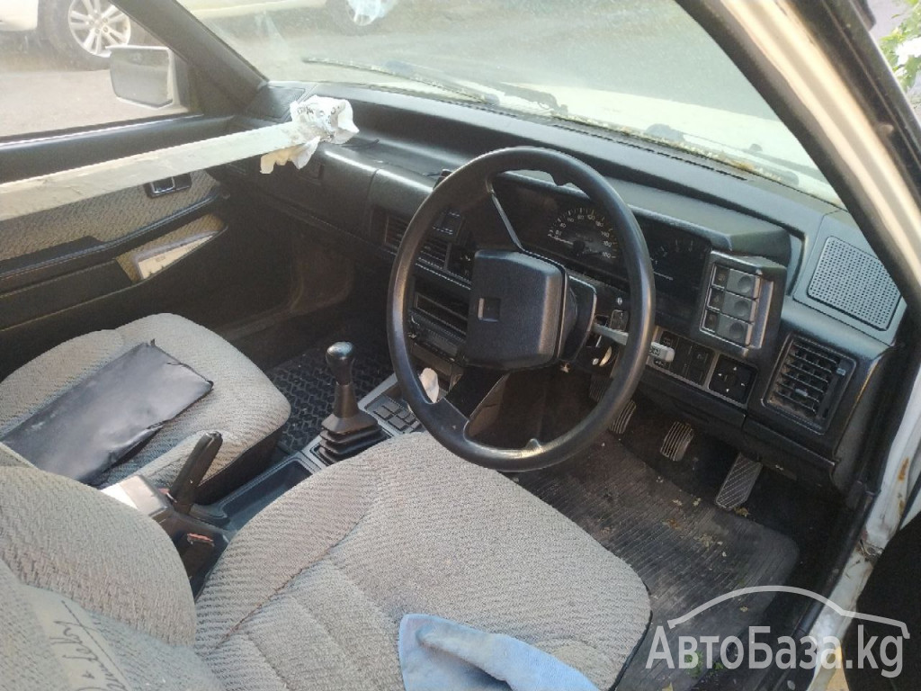 Mazda 626 1984 года за 100 000 сом