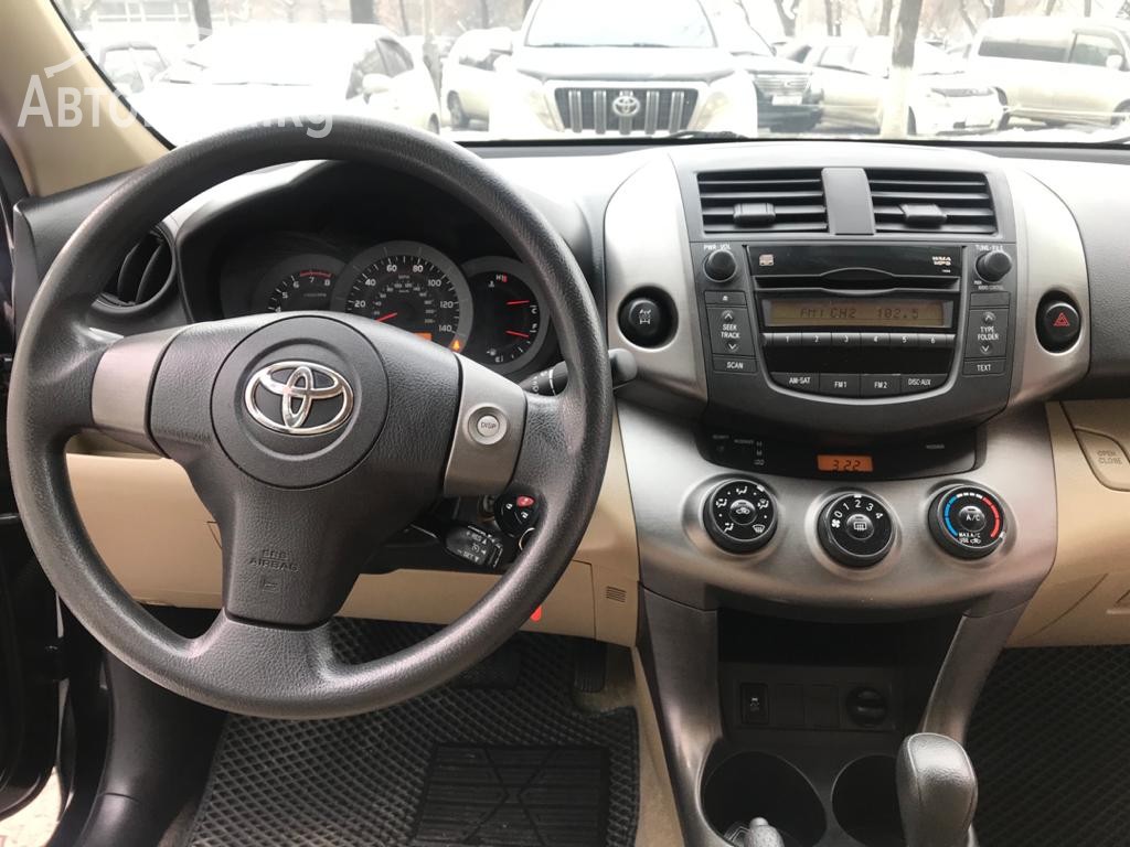 Toyota RAV4 2010 года за ~965 000 сом