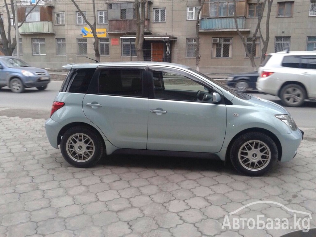 Toyota Ist 2003 года за ~354 000 сом