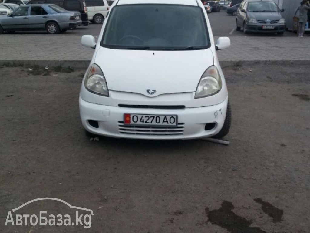 Toyota Fun Cargo 2000 года за 3 600$