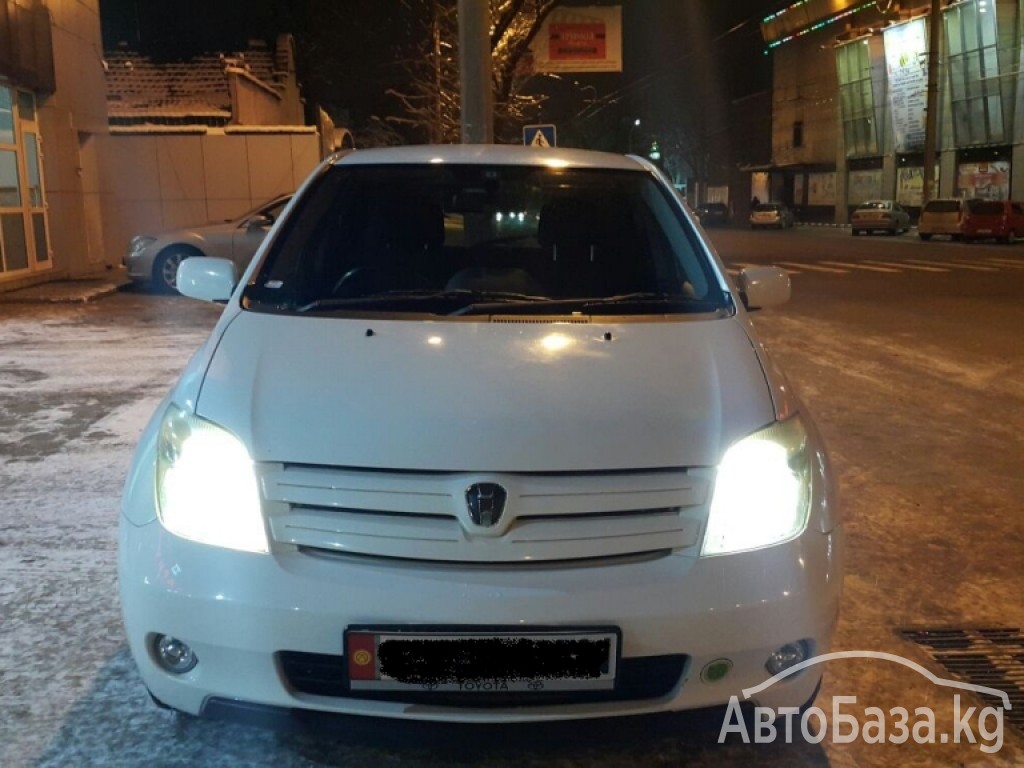 Toyota Ist 2003 года за ~310 400 сом