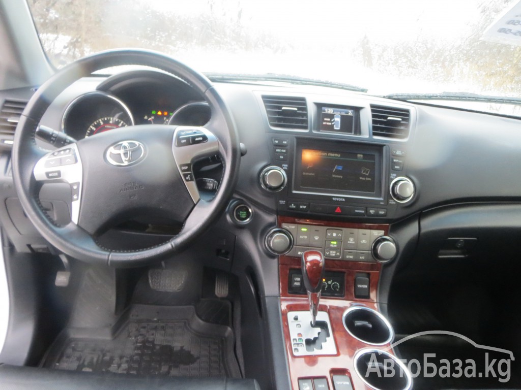 Toyota Highlander 2012 года за ~1 949 600 сом