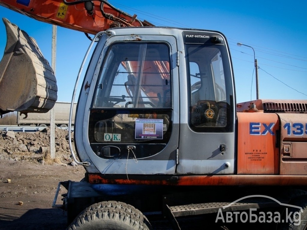 Экскаватор Hitachi  EX135