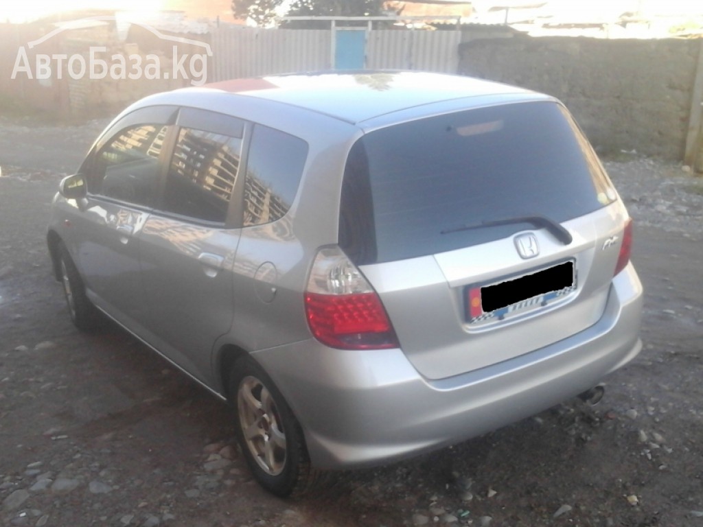 Honda Fit 2005 года за 262 200 сом