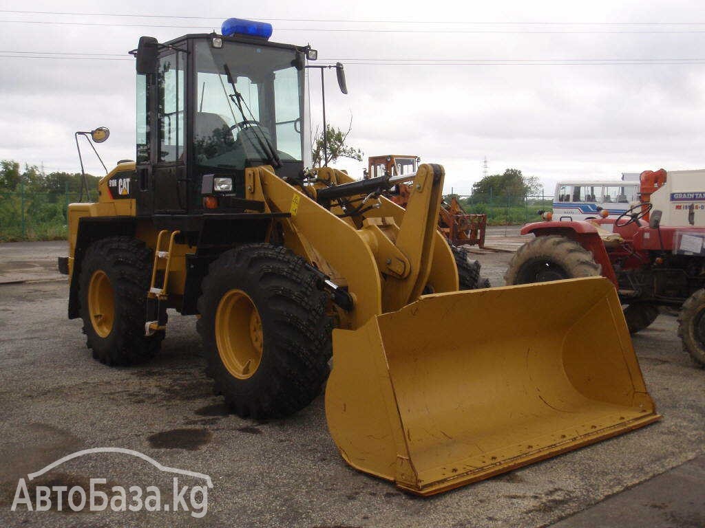 Погрузчик Caterpillar 