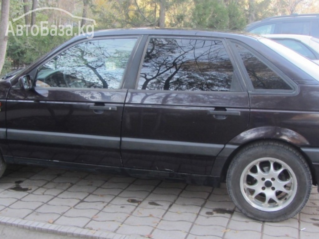 Volkswagen Passat 1992 года за ~289 500 сом