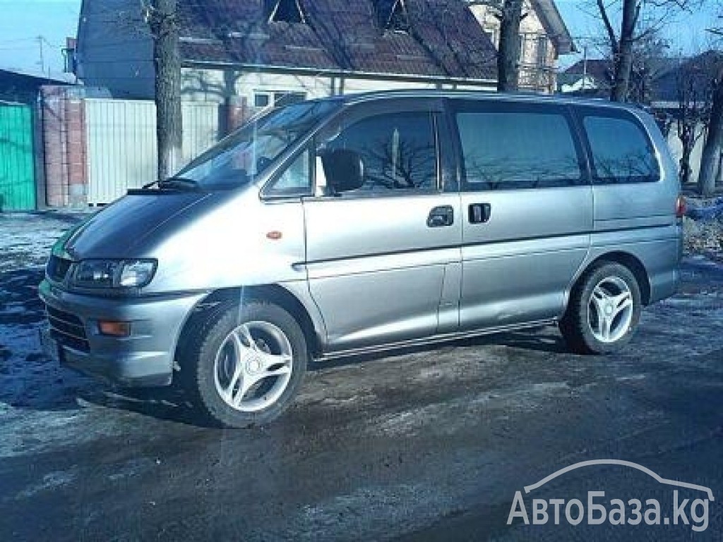 Mitsubishi Space Gear 2000 года за ~586 300 сом