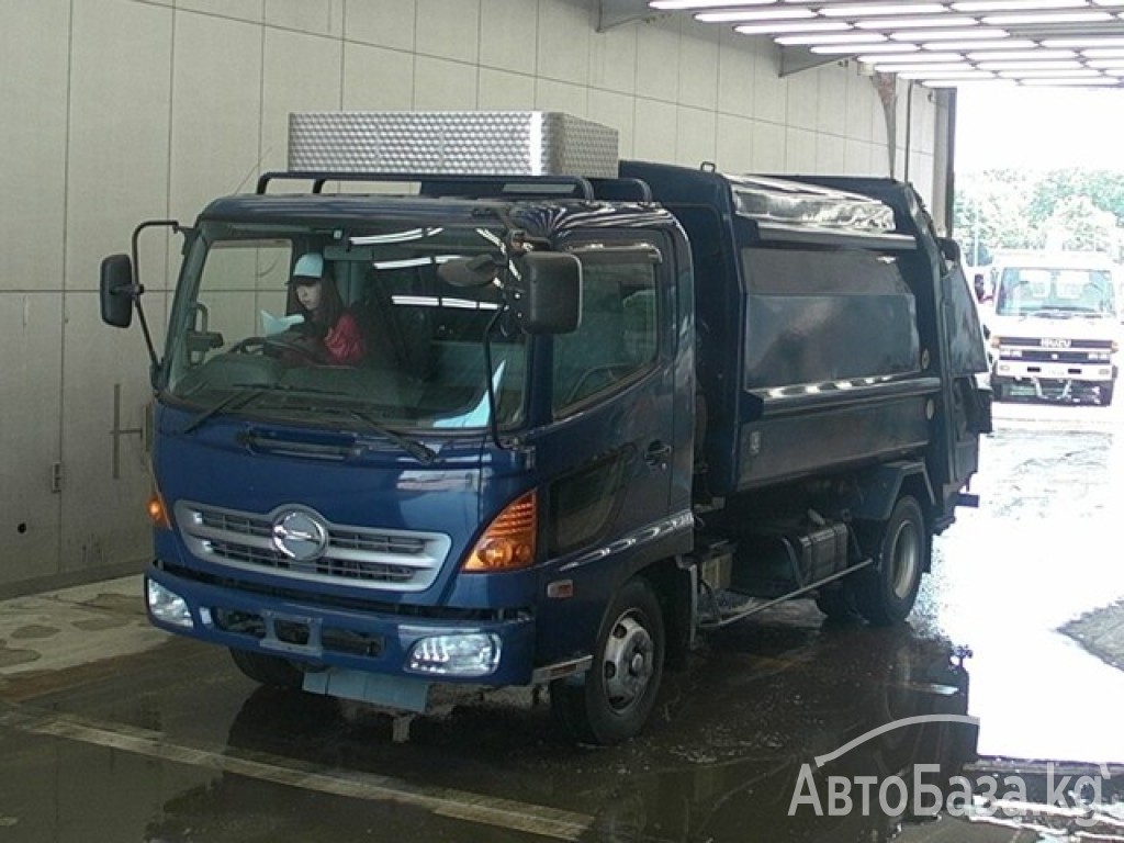 Мусоровоз Hino 